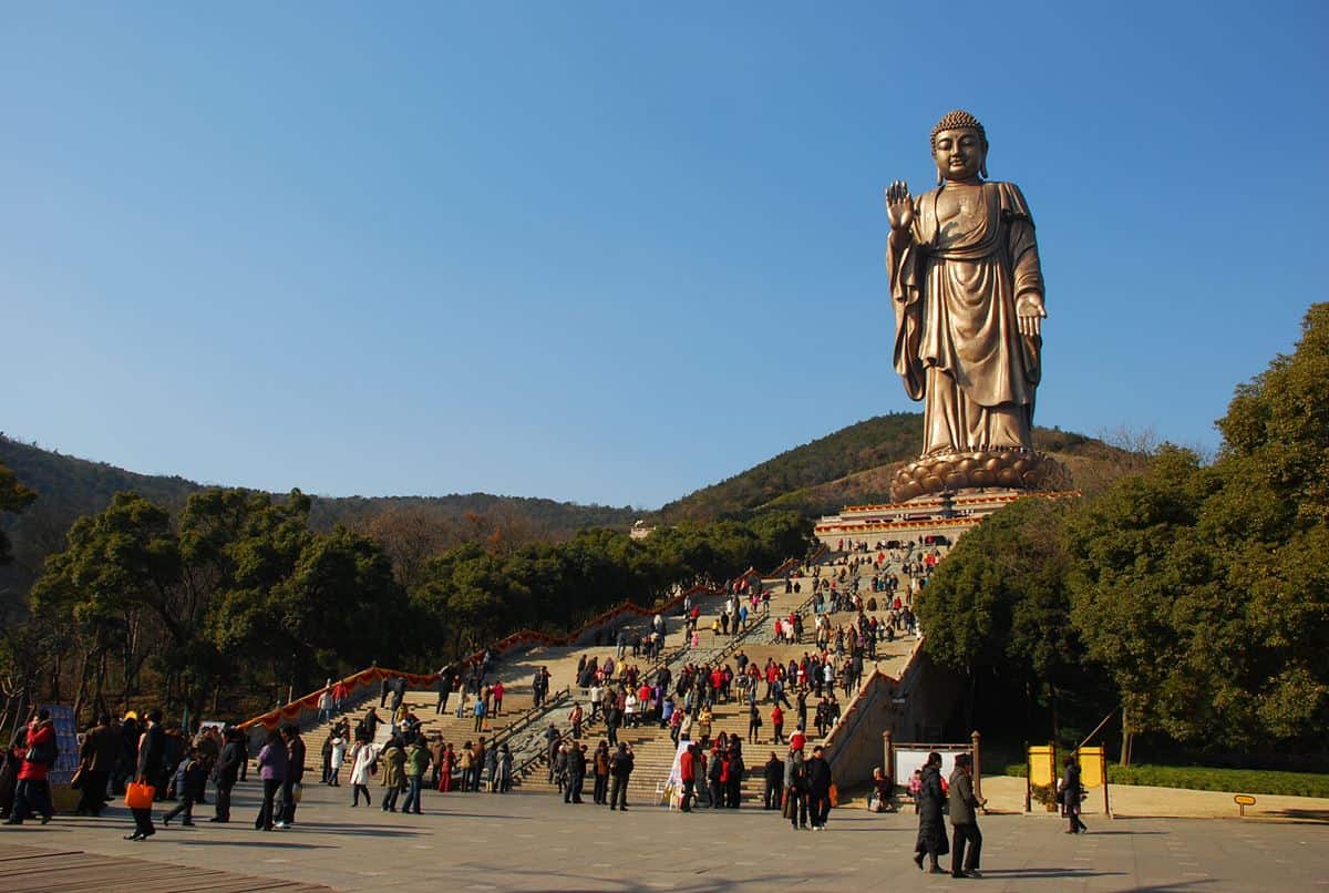 The Spring Temple Buddha, 1. Christ the Redeemer (Brasil), 2. Ushiku Daibutsu (Jepang), 3. The Laykyun Sekkya Buddha (Myanmar), 4. Garuda Wisnu Kencana (Indonesia), 5. The Spring Temple Buddha (China), 6. Liberty Statue (USA), 7. The Motherland Calls (Rusia), 8. Statue of Unity (India), 9. Great Buddha of Thailand (Thailand), 10. Guishan Guanyin (Tiongkok)