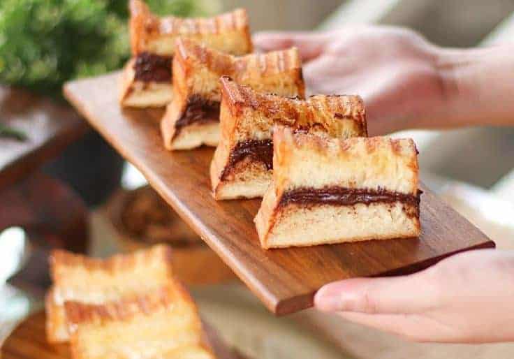 oleh-oleh khas bandung bolu bakar tunggal, 1. Kue Kartikasari, 2. Peuyeum, 3. Oncom Raos, 4. Bolu Bakar, 5. Gepuk Ny. Ong, 6. Batagor Riri, 7. Brownies Amanda, 8. Kopi Aroma, 9. Permen Susu Karamel, 10. Wajit Cililin