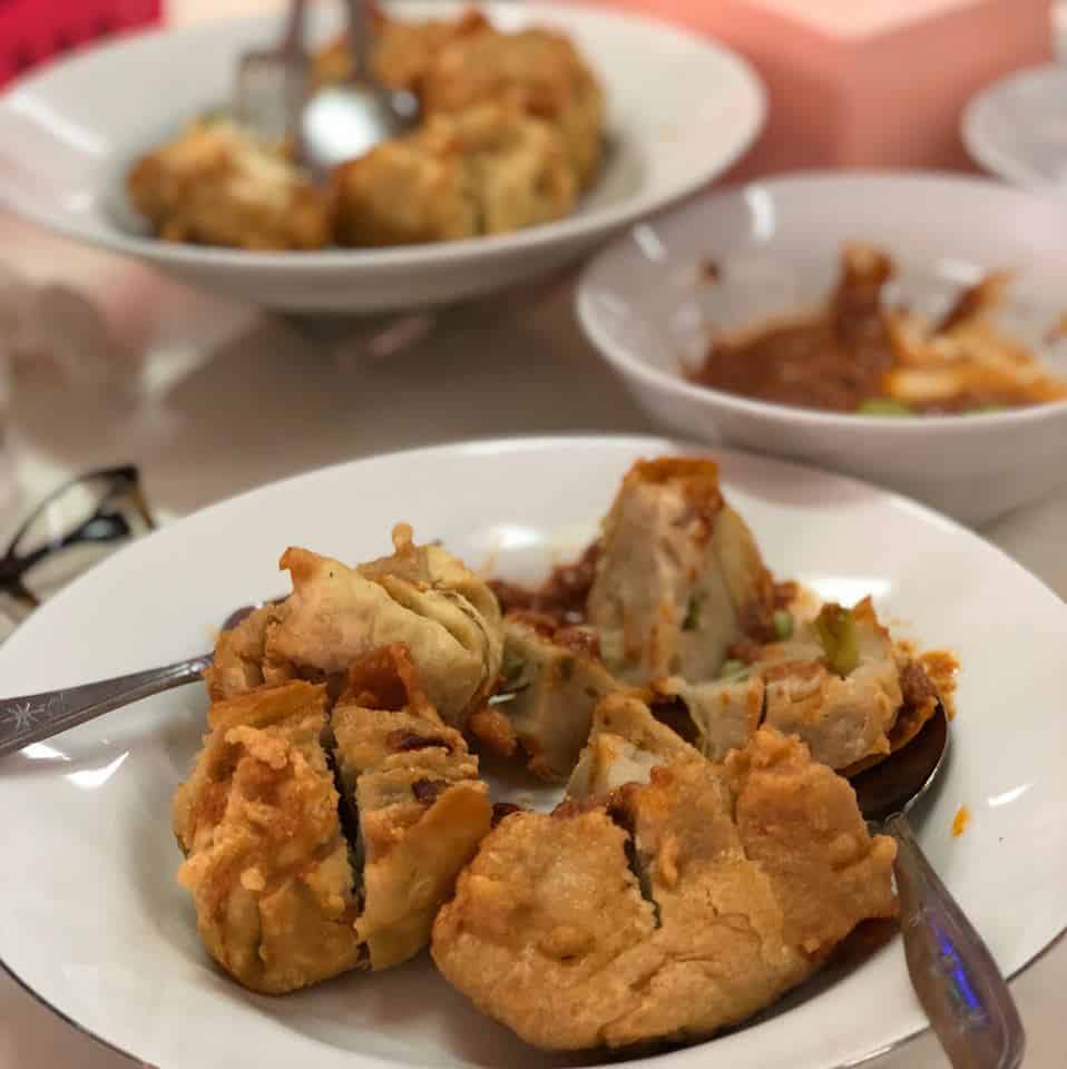 batagor riri, 1. Kue Kartikasari, 2. Peuyeum, 3. Oncom Raos, 4. Bolu Bakar, 5. Gepuk Ny. Ong, 6. Batagor Riri, 7. Brownies Amanda, 8. Kopi Aroma, 9. Permen Susu Karamel, 10. Wajit Cililin