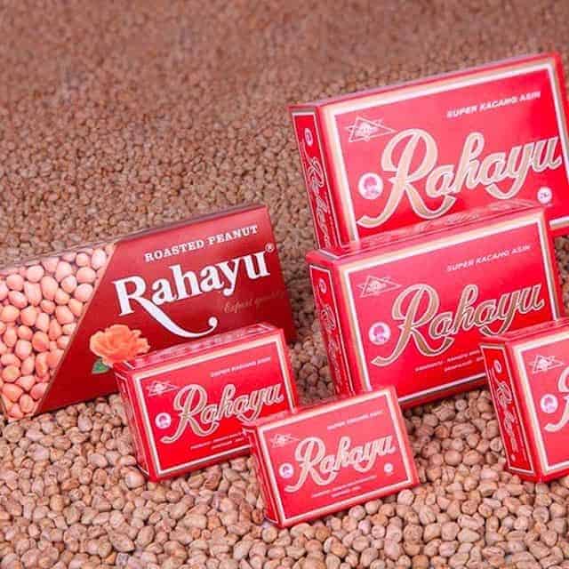 1. Kopi Kintamani, 2. Pia Legong, 3. Salak Bali, 4. Pie Susu, 5. Kacang Disco, 6. Kacang Asin, 7. Nasi Jinggo, 8. Kerupuk Kulit Babi, 9. Kerupuk Ceker, 10. Bagiak Bali