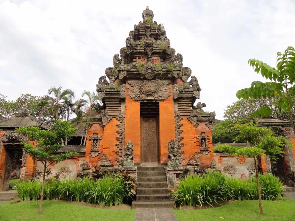 1. Bajra Sandhi Renon, 2. Pusat Pendidikan Dan Konservasi Penyu, 3. Museum Bali Denpasar, 4. Hutan Mangrove Bali, 5. Bali Sharks, 6. Museum Lukisan Sidik Jari, 7. Desa Budaya Kertalangu, 8. Pura Sakenan, 9. Taman Werdhi Budaya Art Centre, 10. Pura Agung Jagatnatha