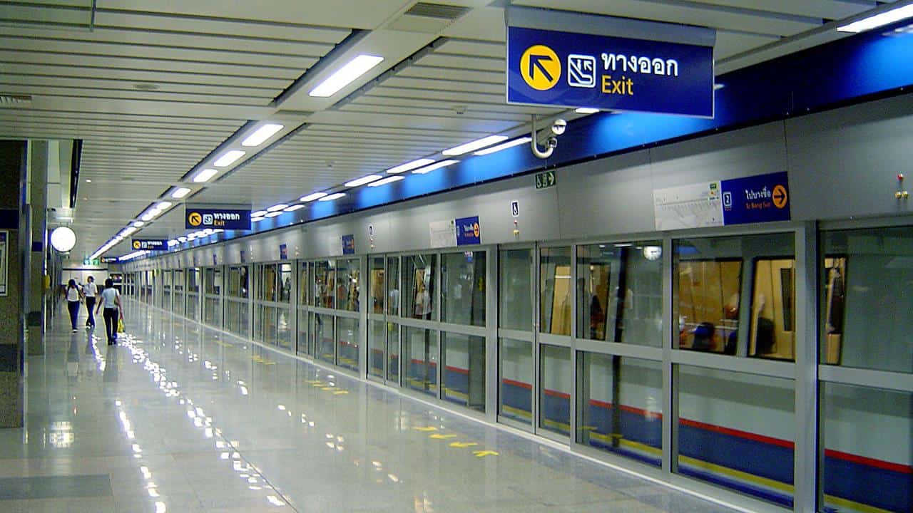 MRT Bangkok, 1. Airport Rail Link (ARL) Suvarnabhumi, 2. BTS (Sky Train), 5. Chao Phraya Boat, 6. Taksi, 7. Kereta Api, 8. Tuk Tuk, 9. Songthaew, 10. Grab