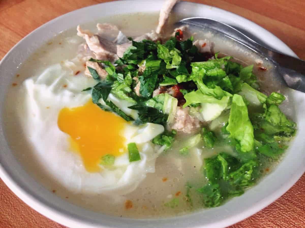 1. Bubur Gunting, 2. Mie Tiaw, 3. Rujak Ebi, 4. Mie Kering, 5. Bubur Paddas, 6. Bubur Tahu, 7. Es Nona, 8. Choi Pan, 9. Bubur Babi