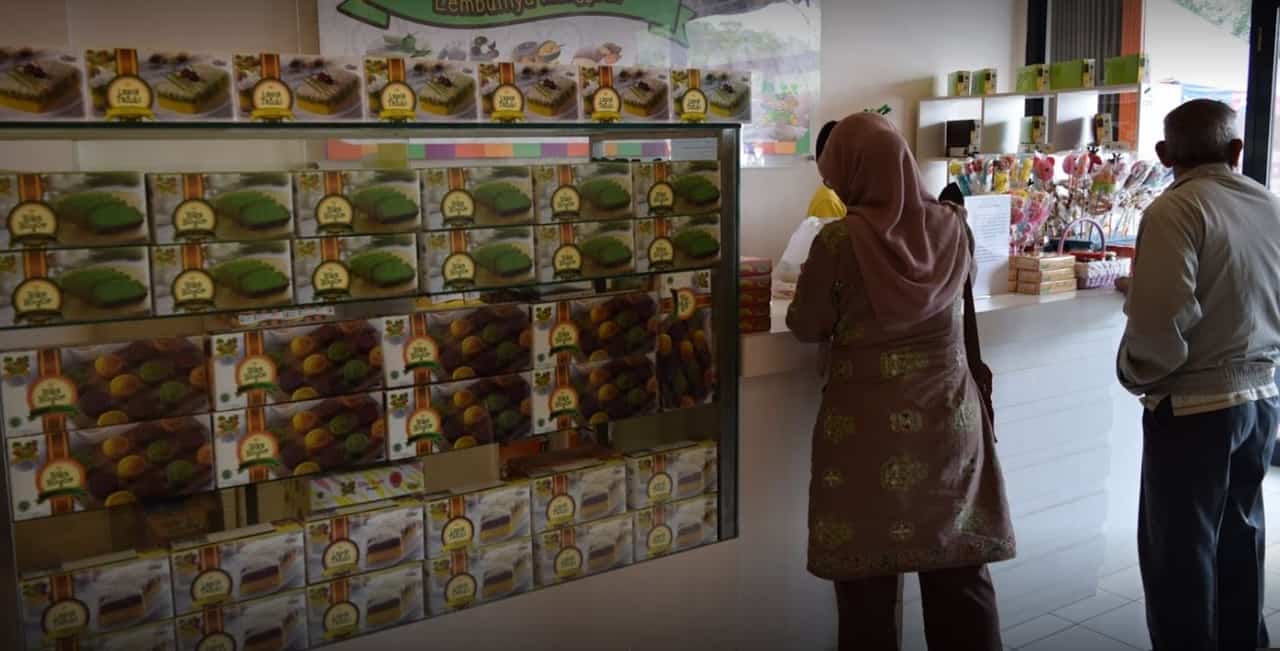 BIKA TALUBI, 1. Kandang Unchal, 2. Pia Apple Pie, 3. Asinan Sedap Gedung Dalam, 4. Sentra Tas Tajur, 5. Lapis Bogor Sangkuriang, 6. JUMBO (Jumpa Bogor), 7. Bika Bogor Talubi