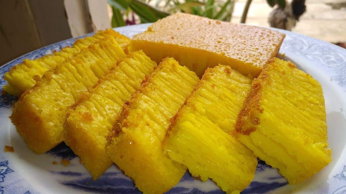 Youtube, 1. Bika Ambon, 2. Durian Ucok, 3. Pancake Durian Medan, 4. Kain Ulos, 5. Teri Medan, 6. Ikan Sale, 7. Lemang, 8. Kopi Sidikalang, 9. Manisan Jambu, 10. Tempe Medan