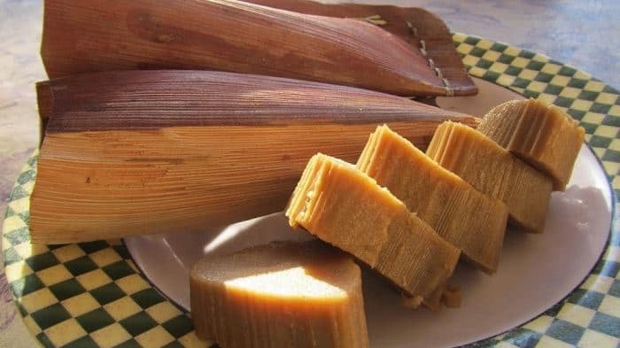 1. Kerupuk Upil, 2. Dumbleg, 3. Bawang Goreng, 4. Onde-Onde Ketawa, 5. Getuk Pisang, 6. Sambal Pecel, 7. Tepo Mbah Umbruk, 8. Beras Kencur, 9. Sate Kenul, 10. Batik Nganjuk