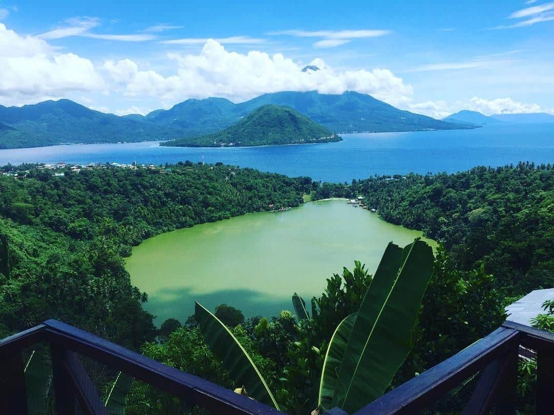 Danau Laguna, 1. Pulau Dodola, 2. Kedaton Kesultanan Tidore, 3. Benteng Tolukko, 4. Teluk Jailolo, 5. Danau Laguna, 6. Pantai Sulamadaha, 7. Danau Galela, 8. Gunung Gamalama, 9. Landmark Ternate, 10. Pulau Widi