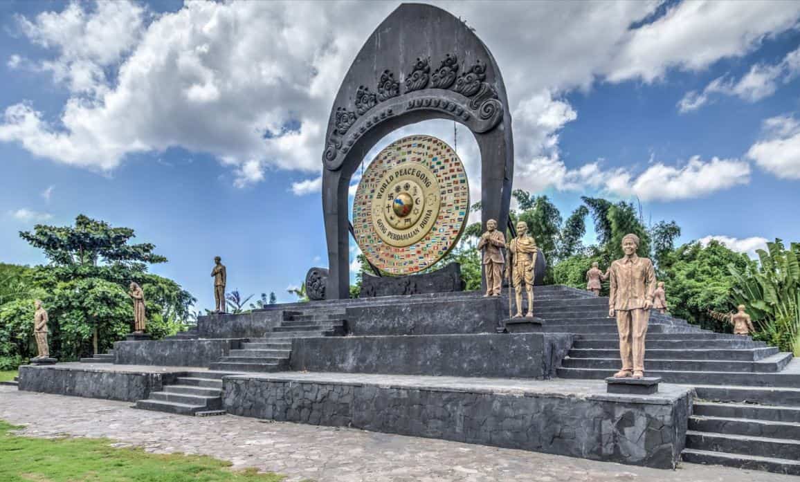 1. Bajra Sandhi Renon, 2. Pusat Pendidikan Dan Konservasi Penyu, 3. Museum Bali Denpasar, 4. Hutan Mangrove Bali, 5. Bali Sharks, 6. Museum Lukisan Sidik Jari, 7. Desa Budaya Kertalangu, 8. Pura Sakenan, 9. Taman Werdhi Budaya Art Centre, 10. Pura Agung Jagatnatha