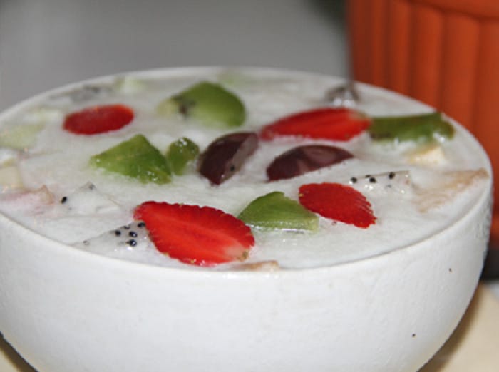 Es Sirsak Manado, 1. Es Kacang Merah, 2. Es Kelapa Muda Gula Merah, 3. Es Tji Mei, 4. Sarabba, 5. Es Sirsak Manado, 6. Saguer, 7. Cap Tikus