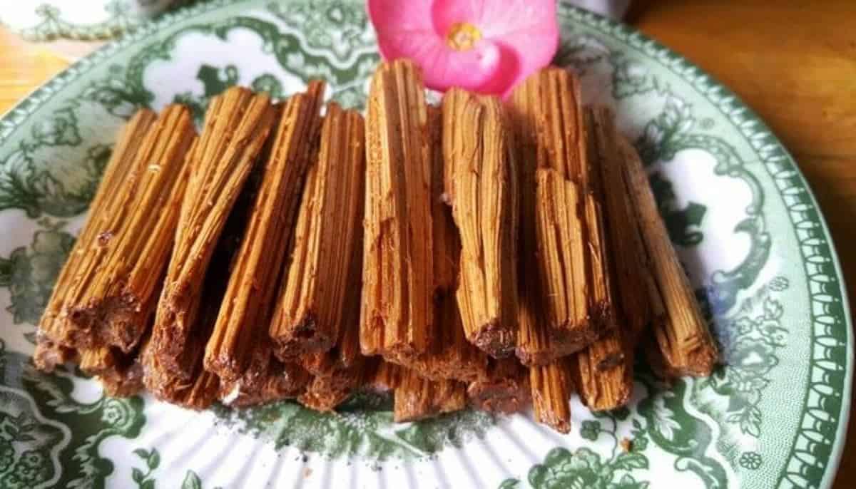 Gula Gait, 1. Abon Kepiting, 2. Gula Gait, 3. Kue Keminting, 4. Sarung Samarinda, 5. Batik Kalimantan Timur