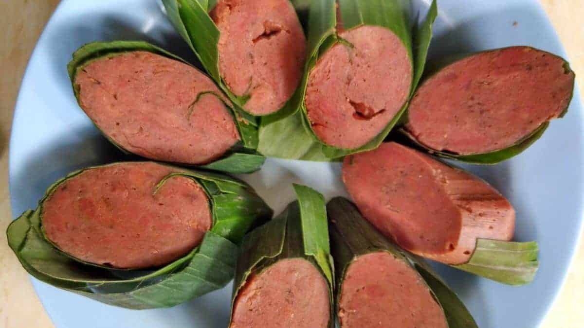 1. Kerupuk Upil, 2. Dumbleg, 3. Bawang Goreng, 4. Onde-Onde Ketawa, 5. Getuk Pisang, 6. Sambal Pecel, 7. Tepo Mbah Umbruk, 8. Beras Kencur, 9. Sate Kenul, 10. Batik Nganjuk