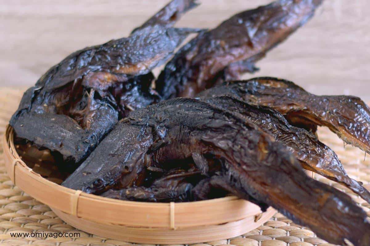 Ikan Sale, 1. Bika Ambon, 2. Durian Ucok, 3. Pancake Durian Medan, 4. Kain Ulos, 5. Teri Medan, 6. Ikan Sale, 7. Lemang, 8. Kopi Sidikalang, 9. Manisan Jambu, 10. Tempe Medan