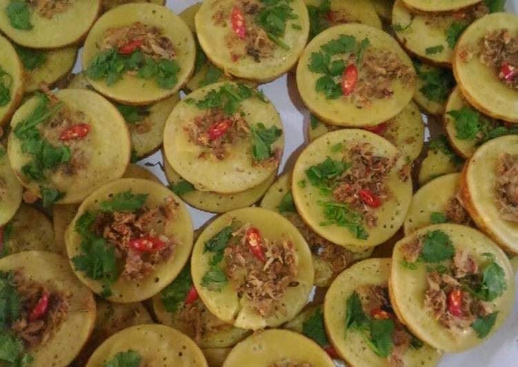 Kue Cara Isi, 1. Tili Aya, 2. Apang Colo (Apangi), 3. Popolulu, 4. Karawo, 5. Kue Tobu’u, 6. Pia Saronde, 7. Lalampa, 8. Kue Cara Isi, 9. Popaco, 10. Sabongi