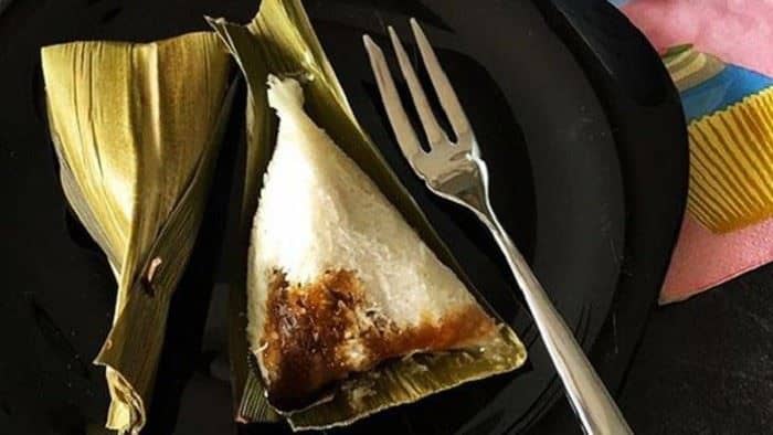 Koyabu, 1. Klappertaart, 2. Nasi Jaha, 3. Pia Amurang, 4. Kue Lampu-Lampu, 5. Lalampa, 6. Binyolos, 7. Bobengka, 8. Koyabu, 9. Cucur, 10. Apang Coe
