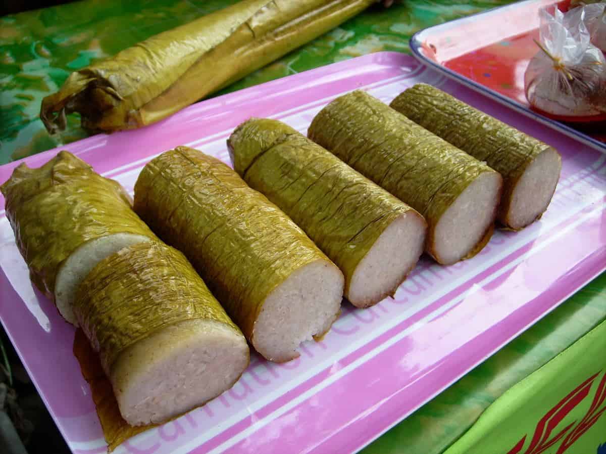 Lemang, 1. Bika Ambon, 2. Durian Ucok, 3. Pancake Durian Medan, 4. Kain Ulos, 5. Teri Medan, 6. Ikan Sale, 7. Lemang, 8. Kopi Sidikalang, 9. Manisan Jambu, 10. Tempe Medan