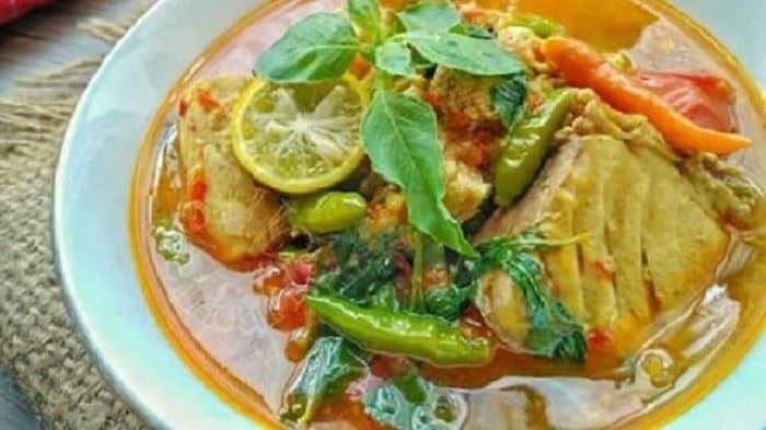 Pallumara, 1. Sop Saudara, 2. Pallumara, 3. Kapurung, 4. Juku Pallu Ce’la, 5. Mie Titi, 6. Pallubasa, 7. Buras, 8. Gogos, 9. Pisang Epe, 10. Putu Cangkir
