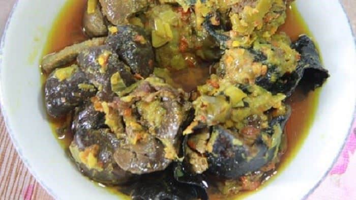 Paniki, 1. Cakalang Fufu, 2. Sambal Roa, 3. Dabu-Dabu, 4. Sambal Bakasang, 5. Nasi Kuning Saroja, 6. Perkedel Nike, 7. Kawok, 8. Paniki, 10. Pisang Goreng Sambal