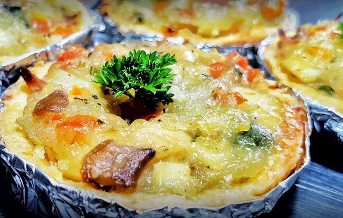Pia apple pie tempat belanja oleh oleh di bogor, 1. Kandang Unchal, 2. Pia Apple Pie, 3. Asinan Sedap Gedung Dalam, 4. Sentra Tas Tajur, 5. Lapis Bogor Sangkuriang, 6. JUMBO (Jumpa Bogor), 7. Bika Bogor Talubi