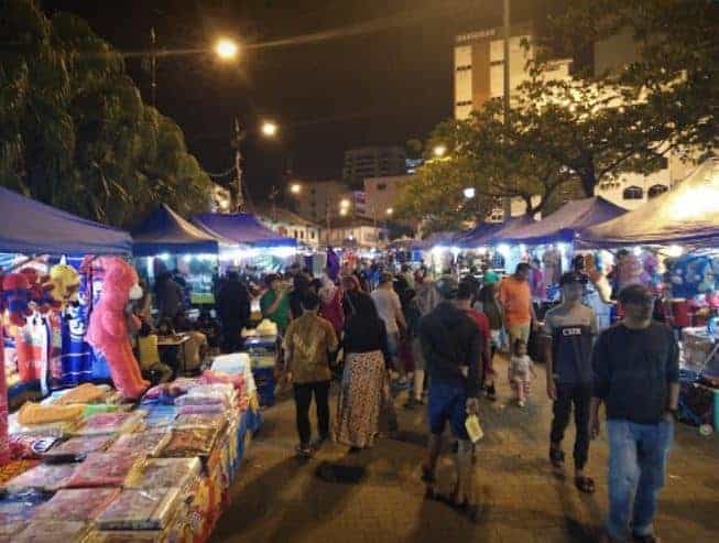 bazaar karat tempat belanja murah di johor bahru, 1. Bazaar Karat, 2. Yong Sheng Gift Shop, 3. Komtar JBCC, 4. Johor Premium Outlets, 5. Kiah Tart, 6. Pandan City, 7. KSL City, 8. Coklat Murah JB, 9. Mydin Mall Mutiara Rini