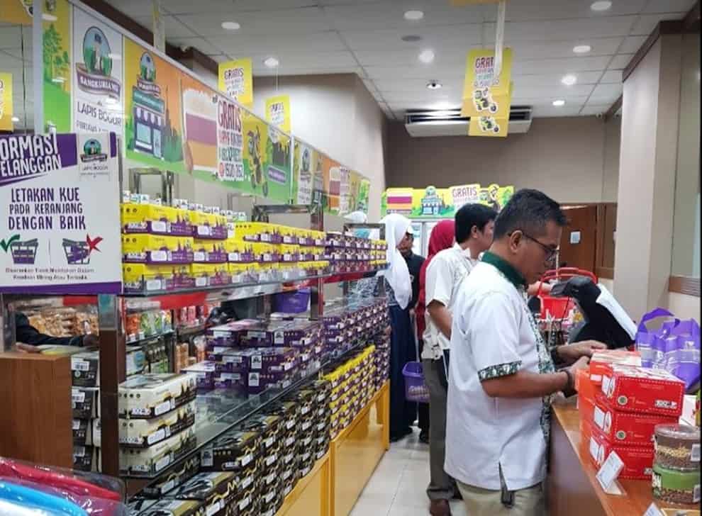 lapis bogor sangkuriang, 1. Kandang Unchal, 2. Pia Apple Pie, 3. Asinan Sedap Gedung Dalam, 4. Sentra Tas Tajur, 5. Lapis Bogor Sangkuriang, 6. JUMBO (Jumpa Bogor), 7. Bika Bogor Talubi