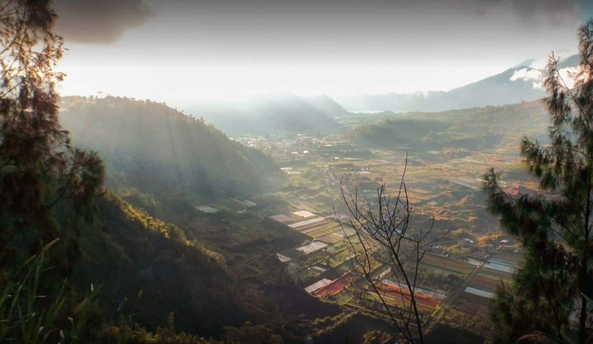 tempat wisata di kintamani pinggan village, 1. Pura Ulun Danu Batur, 2. Pinggan Village, 3. Danau Batur, 4. Museum Geopark Batur, 5.Toya Devasya Hot Spring Wellness Resort, 6. Glagahlinggah, 7. Gunung Batur, 8. Pemandian Air Panas Tirta Usadha
