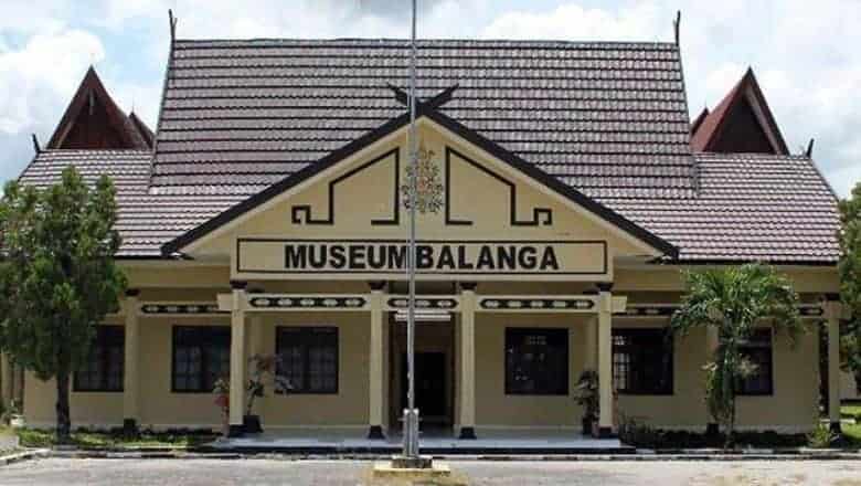 Museum Balanga, 1. Bundaran Palangkaraya, 2. Tugu Soekarno, 3. Museum Balanga, 4. Rumah Adat Betang, 5. Taman Kota Palangkaraya, 6. Arboretum Nyaru Menteng Palangkaraya, 7. Taman Nasional Sebangau, 8. Taman Wisata Bukit Tangkiling, 9. Danau Tahai, 10. Jembatan Kahayan