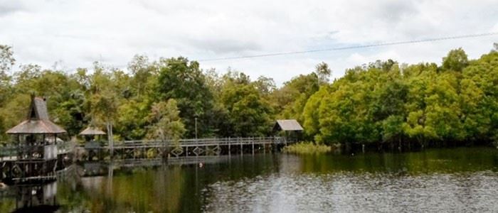 Danau Tahai, 1. Bundaran Palangkaraya, 2. Tugu Soekarno, 3. Museum Balanga, 4. Rumah Adat Betang, 5. Taman Kota Palangkaraya, 6. Arboretum Nyaru Menteng Palangkaraya, 7. Taman Nasional Sebangau, 8. Taman Wisata Bukit Tangkiling, 9. Danau Tahai, 10. Jembatan Kahayan