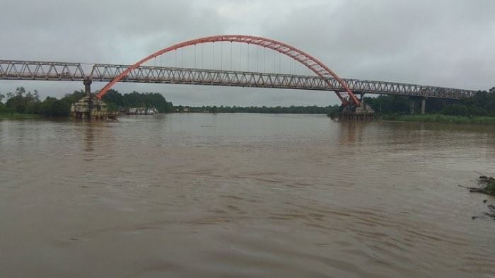 Jembatan Kahayan, 1. Bundaran Palangkaraya, 2. Tugu Soekarno, 3. Museum Balanga, 4. Rumah Adat Betang, 5. Taman Kota Palangkaraya, 6. Arboretum Nyaru Menteng Palangkaraya, 7. Taman Nasional Sebangau, 8. Taman Wisata Bukit Tangkiling, 9. Danau Tahai, 10. Jembatan Kahayan
