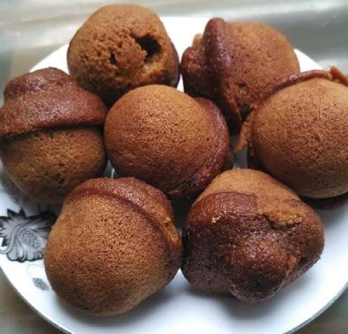 Kue Paranggi, 1. Kerak Sagu, 2. Labia Dange, 3. Kapurung, 4. Sambal Ikan Roa, 5. Uta Kelo, 6. Milu Siram (Binte Biluhita), 7. Kaledo, 8. Duo Sale, 9. Kue Paranggi, 10. Banua Cokelat