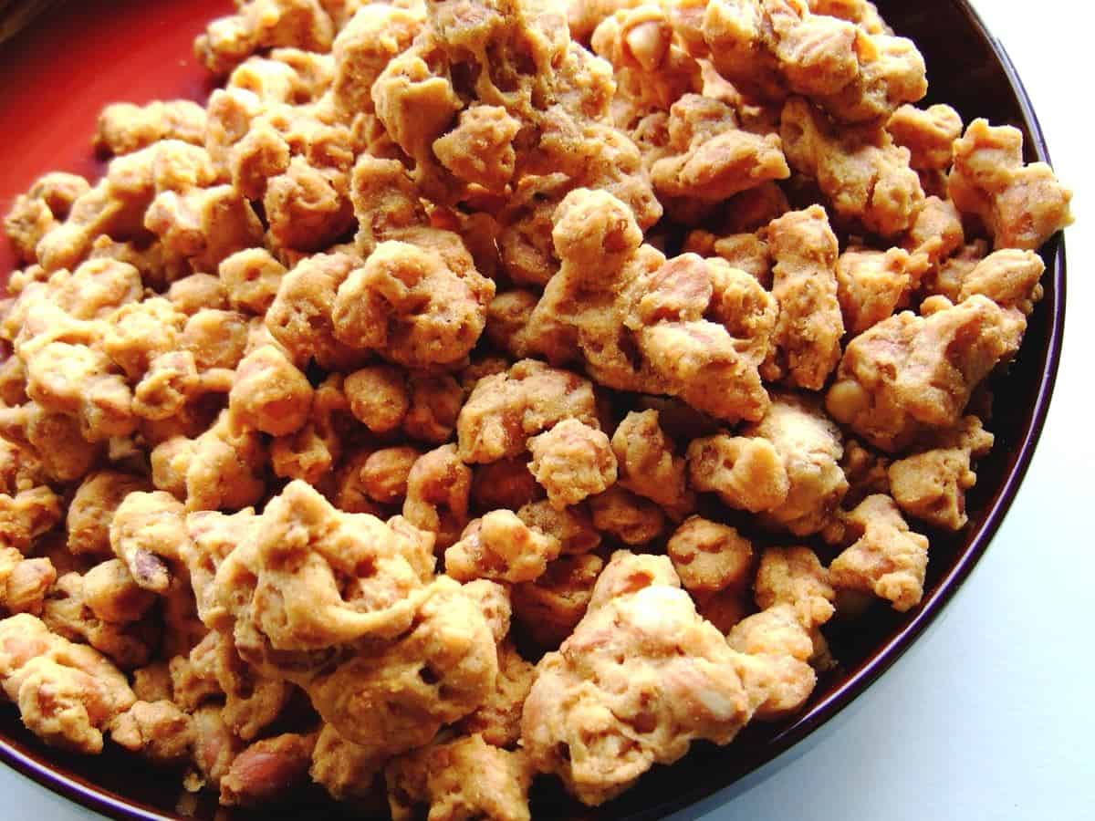 1. Dangke, 2. Bannang-Bannang, 3. Baruasa, 4. Bagea, 5. Otak-Otak Ibu Elly, 6. Kacang Sembunyi, 7. Pisang Epe, 8. Gogoso, 9. Kacang Disco, 10. Burasa/Buras
