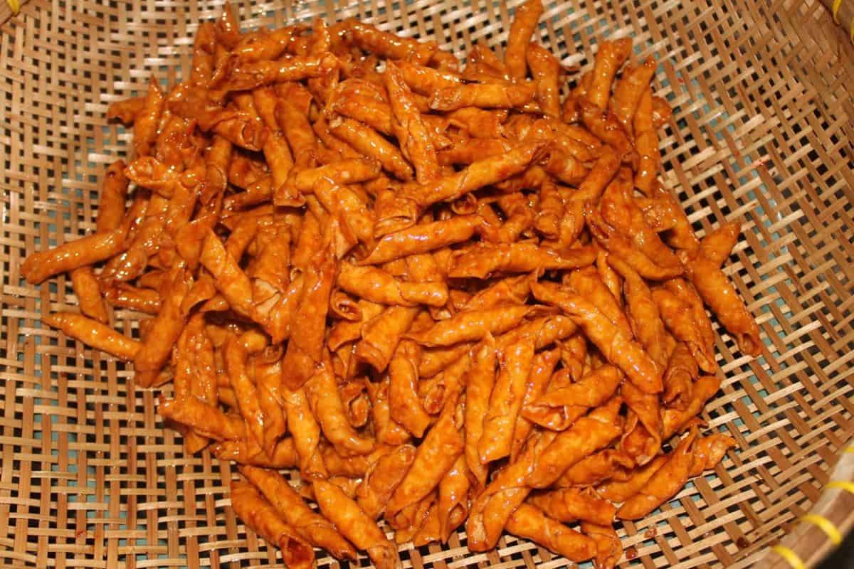 1. Dangke, 2. Bannang-Bannang, 3. Baruasa, 4. Bagea, 5. Otak-Otak Ibu Elly, 6. Kacang Sembunyi, 7. Pisang Epe, 8. Gogoso, 9. Kacang Disco, 10. Burasa/Buras