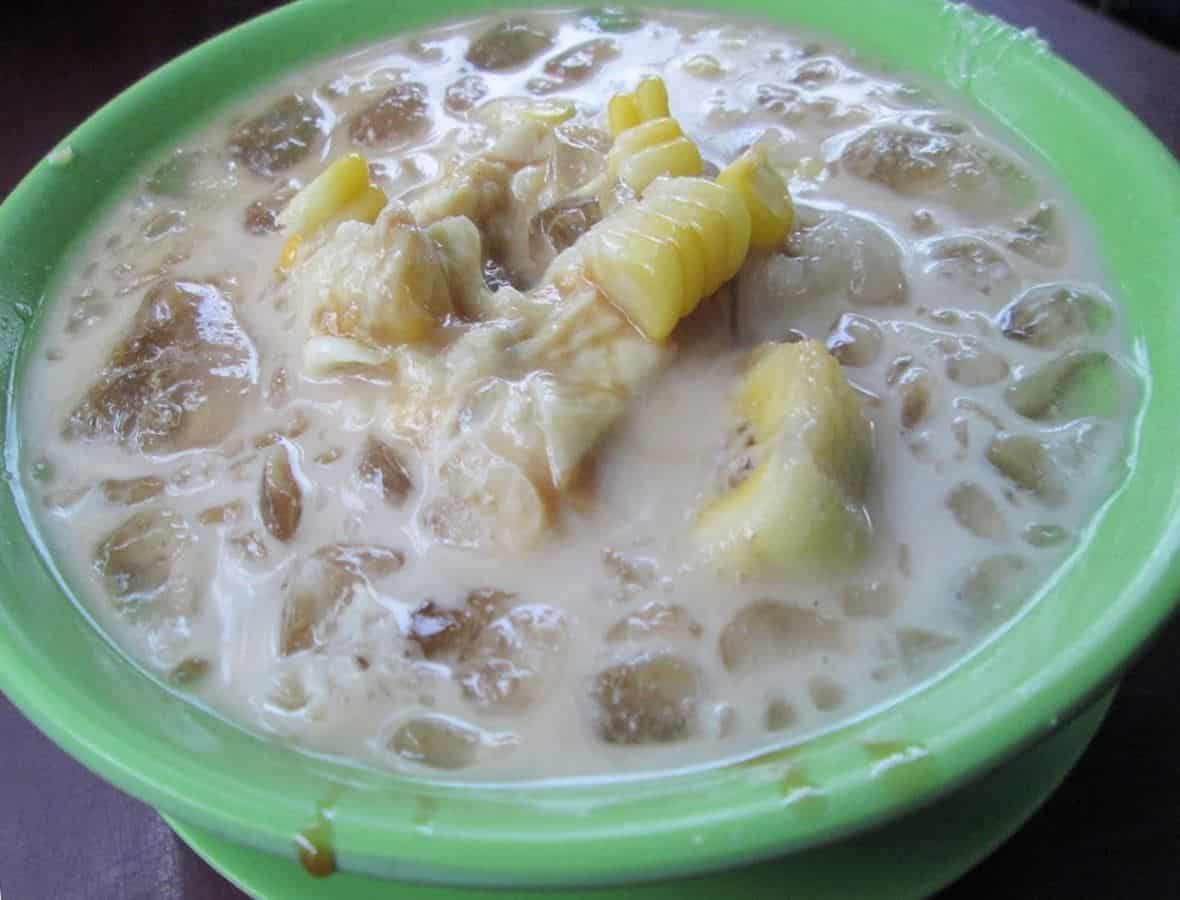 1. Lontong Medan, 2. Soto Medan, 3. Bihun Bebek, 4. Mi Gomak, 5. Kari Bihun Tabona, 6. Bakso Lembu, 7. Kwetiau Goreng Porsea, 8. Rujak Kolam, 9. Kolak Durian, 10. Es Krim Tip Top