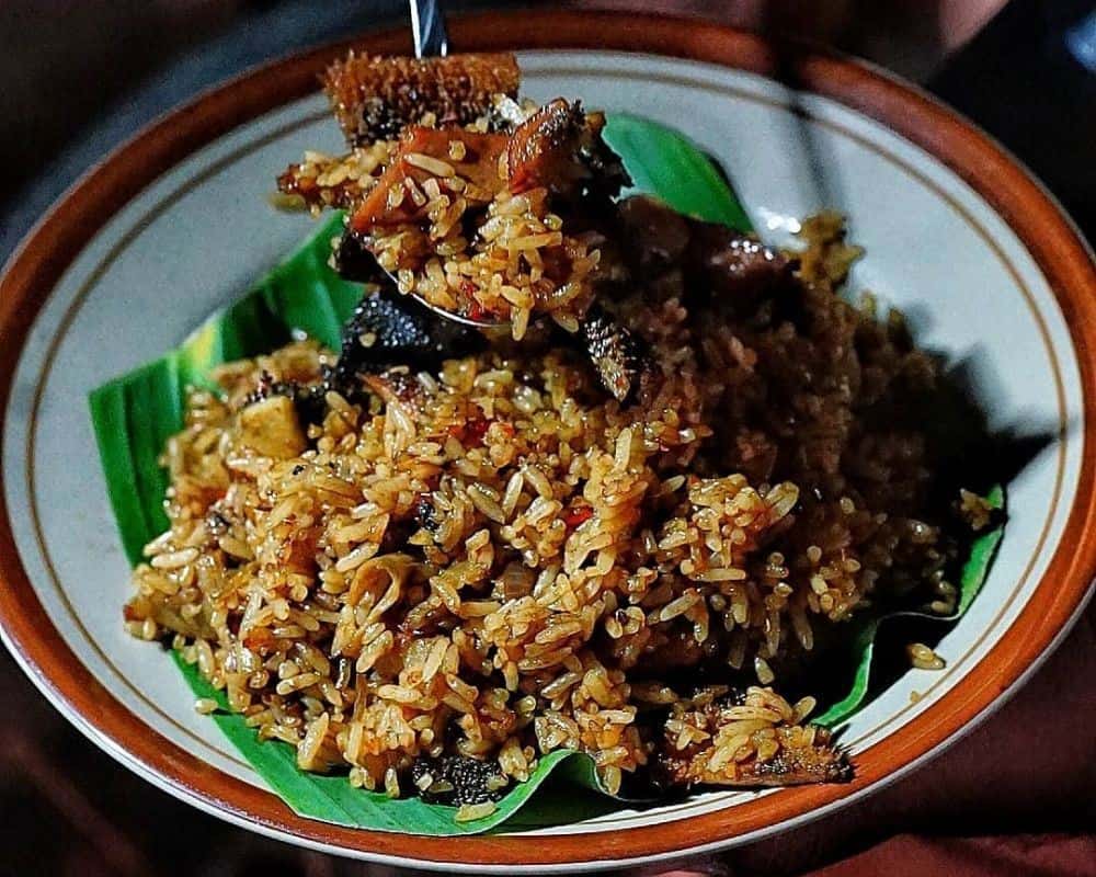 Nasi Goreng Babat Gongso, 1. Lumpia Semarang, 2. Bandeng Presto, 3. Nasi Goreng Babat Gongso, 4. Nasi Ayam, 5. Tahu Gimbal, 6. Soto Bangkong, 7. Nasi Pindang, 8. Garang Asem, 9. Mie Kopyok, 10. Pisang Plenet