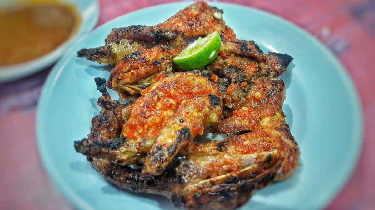 1. Ayam Taliwang, 2. Nga'a Watary Patau Kabbe, 3. Bubur Palopo, 4. Singang, 5. Tumi Sepi, 6. Uta Londe Puru, 7. Mangge Mada, 8. Gecok, 9. Uta Janga Puru, 10. Manjareal