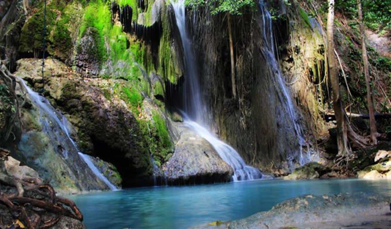Air Terjun Kalela, 1. Pulau Kenawa, 2. Pulau Bungin, 3. Bukit Mantar, 4. Istana Dalam Loka, 5. Pantai Maluk, 6. Pulau Satonda, 7. Tanjung Menangis, 8. Air Terjun Kalela, 9. Pulau Moyo, 10. Pantai Kertasari