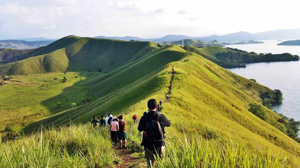 1. Danau Sentani, 2. Bukit Teletubbies, 3. Teluk Youtefa, 4. Pantai Holtekamp, 5. Danau Imfote, 6. Pantai Pasir 6 Angkasa, 7. Kali Biru Genyem, 8. Pantai Yakoba, 9. Skouw