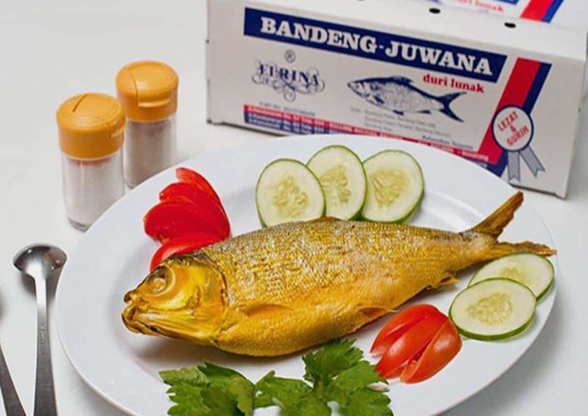 Bandeng Presto, 1. Lumpia Semarang, 2. Bandeng Presto, 3. Nasi Goreng Babat Gongso, 4. Nasi Ayam, 5. Tahu Gimbal, 6. Soto Bangkong, 7. Nasi Pindang, 8. Garang Asem, 9. Mie Kopyok, 10. Pisang Plenet