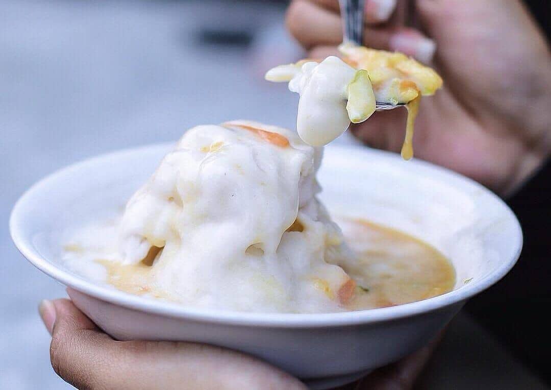 Es Degdur, 1. Soto Dok, 2. Nasi Kikil (Sego Pincuk), 3. Pecel Rengkek, 4. Tahu Pong Gloria, 5. Ketan Merdeka, 6. Sego Sadhukan, 7. Onde-onde Kacang Merah, 8. Sop Buntut Bakar, 9. Es Degdur, 10. Sate Ringin Contong