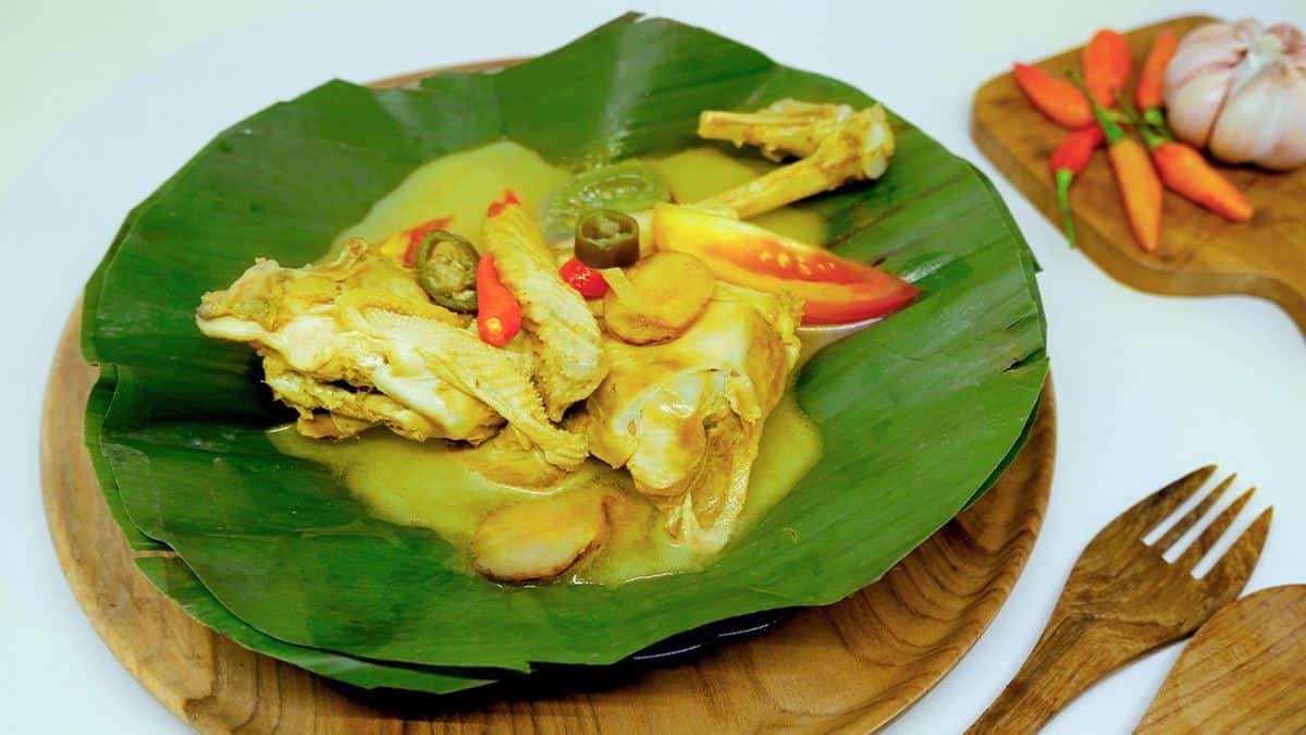 Garang Asem, 1. Lumpia Semarang, 2. Bandeng Presto, 3. Nasi Goreng Babat Gongso, 4. Nasi Ayam, 5. Tahu Gimbal, 6. Soto Bangkong, 7. Nasi Pindang, 8. Garang Asem, 9. Mie Kopyok, 10. Pisang Plenet