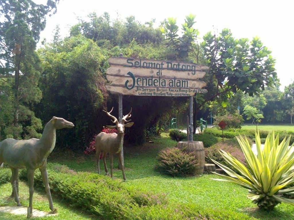Jendela Alam, 1. Kebun Binatang Bandung,  2. Lactasari Mini Farm dan Bird Park,  3. Taman Kupu-kupu Cihanjuang, 4. Ranca Upas, 5. Happy Farm Ciwidey,  6. Farmhouse Susu Lembang,  7. De’ Ranch,  8. Jendela Alam