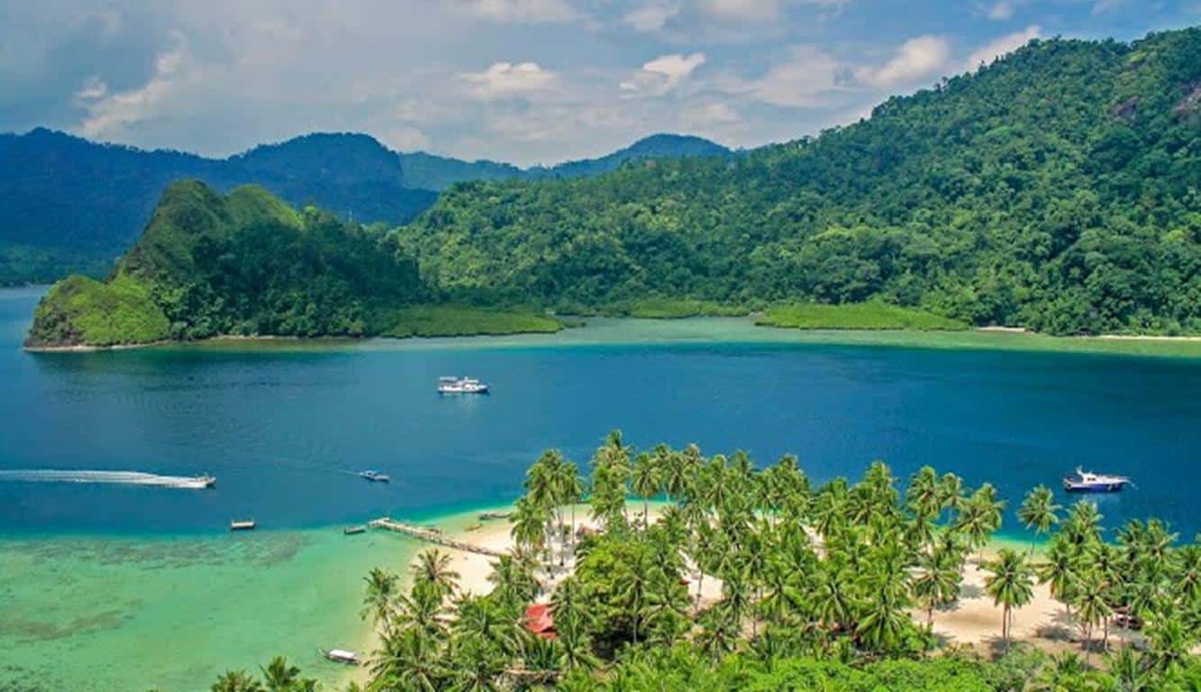 Pulau Pasumpahan, 1. Pantai Padang, 2. Pantai Air Manis, 3. Pantai Caroline, 4. Pulau Pasumpahan, 5. Pulau Pasir Gadang, 6. Pantai Nirwana, 7. Pantai Pasir Jambak