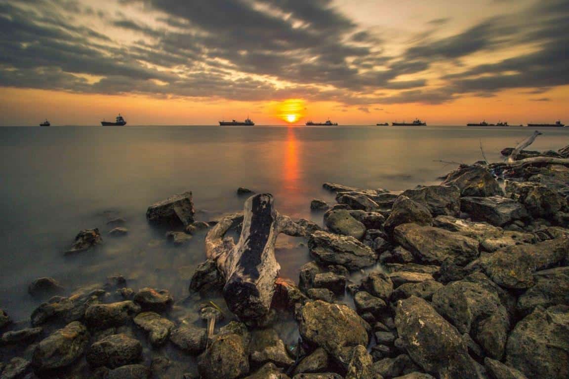 Pantai Kuri (Copy), 1. Pantai Losari, 2. Pulau Gusung Tallang, 3. Pantai Akkarena, 4. Pulau Kapoposang, 5. Pulau Kodingareng Keke, 6. Pulau Samalona, 7. Pantai Tanjung Layar Putih, 8. Pantai Kuri