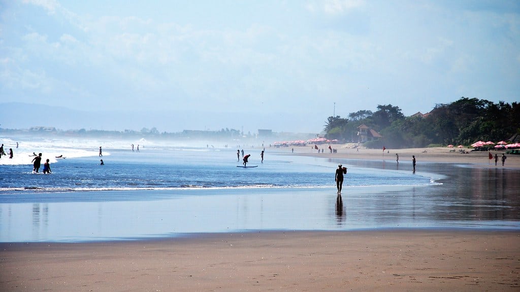 1. Pantai Kuta, 2. Pantai Pandawa, 3. Pantai Sanur, 4. Pantai Dreamland, 5. Pantai Virgin, 6. Pantai Tanah Lot, 7. Pantai Nusa Dua, 8. Pantai Crystal Bay, 9. Pantai Jimbaran, 10. Pantai Seminyak