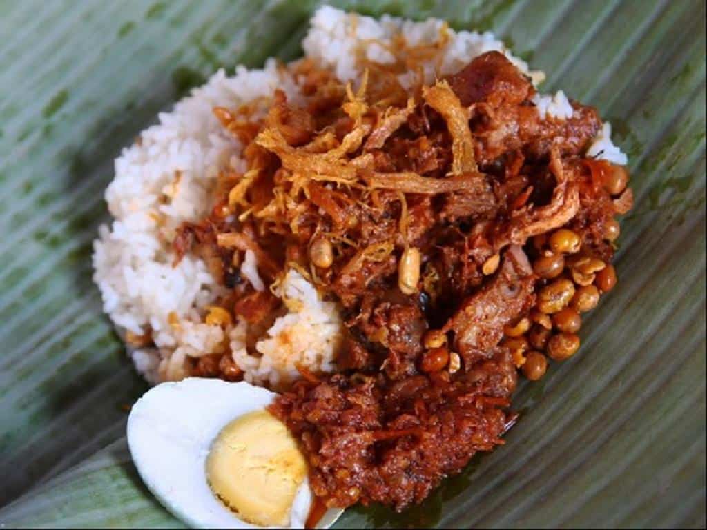 nasi balap puyung (Copy), 1. Ayam Taliwang, 2. Nasi Balap Puyung, 3. Nasi Campur, 4. Sate Rembiga, 5. Plecing Kangkung, 7. Sate Bulayak, 8. Bebalung, 9. Lupis, 10. Beberuk Terong