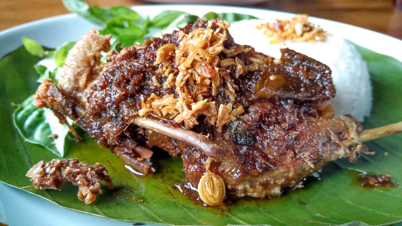 bebek kaleyo bandung, 1. Bebek Ali Borme, 2. Bebek Kaleyo, 3. Bebeke Om Aris, 4. Bebek Sinjay, 5. Bebek Sambel Korek H. Slamet, 6. Bebek Mc Darmo LA, 7. Bebek Goreng Pak Ndut, 8. Bebek Sambal Mangga Cak Kohar
