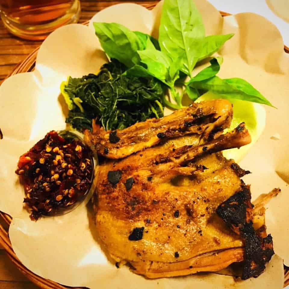 bebek pak ndut halimun, 1. Bebek Ali Borme, 2. Bebek Kaleyo, 3. Bebeke Om Aris, 4. Bebek Sinjay, 5. Bebek Sambel Korek H. Slamet, 6. Bebek Mc Darmo LA, 7. Bebek Goreng Pak Ndut, 8. Bebek Sambal Mangga Cak Kohar
