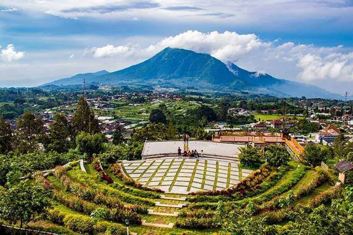 e (Copy), 1. Air Terjun Umbul Songo , 2. Wisata Tlogo Plantation, 3. Bukit Cinta, 4. Desa Wisata Tingkir Lor, 5. Agrowisata Gunung Sari Kopeng, 6. Sumber Mata Air Senjoyo, 7. Taman Kota Salatiga, 8. Gunung Merbabu