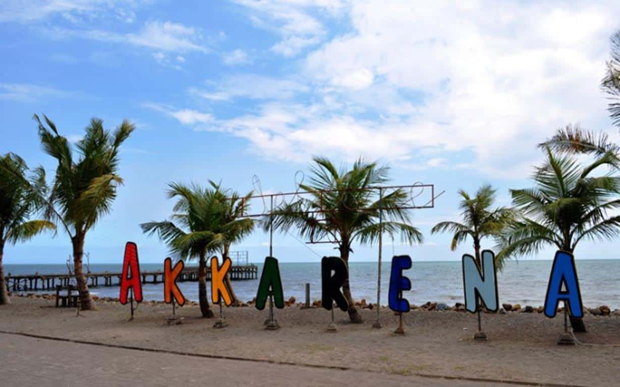 pantai akkarena (Copy), 1. Pantai Losari, 2. Pulau Gusung Tallang, 3. Pantai Akkarena, 4. Pulau Kapoposang, 5. Pulau Kodingareng Keke, 6. Pulau Samalona, 7. Pantai Tanjung Layar Putih, 8. Pantai Kuri
