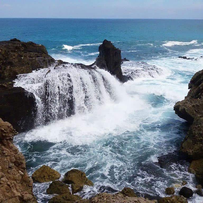 pantai nambung, 1. Pantai Kuta, 2. Pantai Mawun, 3. Pantai Senggigi, 4. Pantai Tanjung Aan, 5. Pantai Tangsi, 6. Pantai Selong Belanak, 7. Pantai Pandanan, 8. Pantai Seger, 9. Pantai Nambung, 10. Pantai Semeti