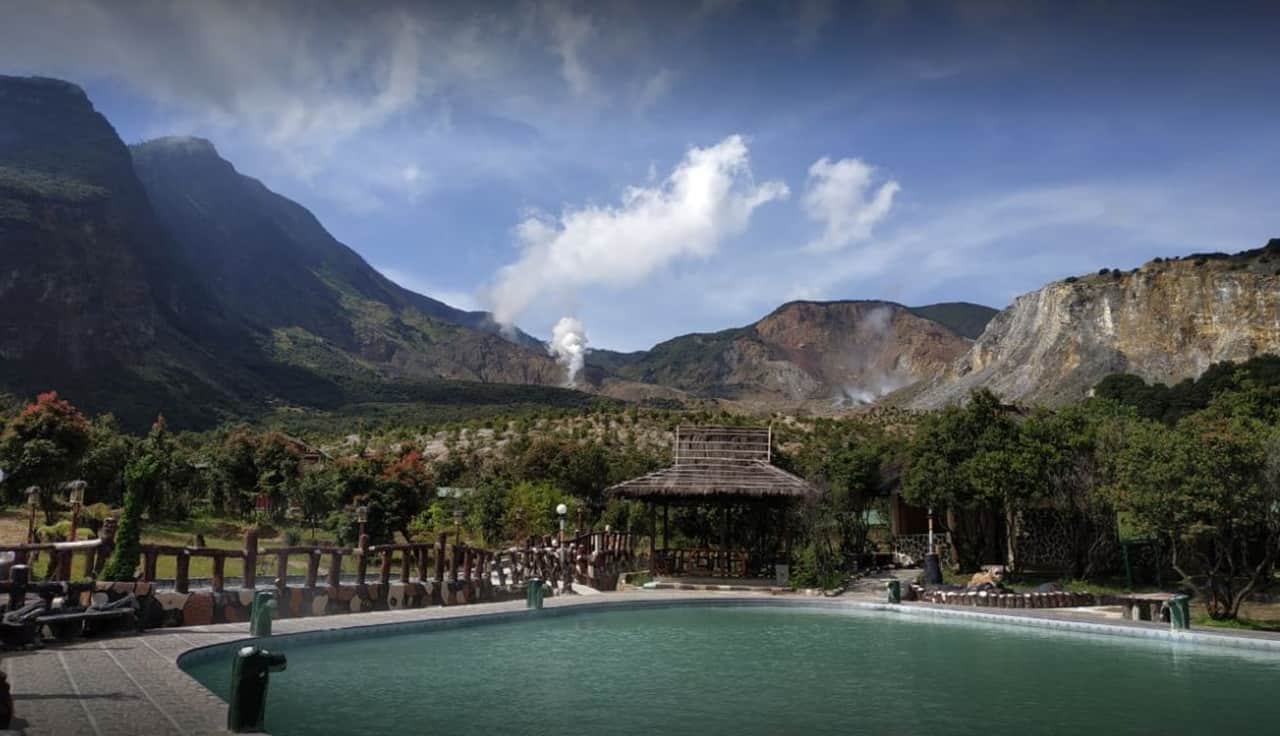 pemandian air panas di garut kolam air panas kawah papandayan, 1. Kampung Sumber Alam, 2. Kolam Air Panas Kawah Papandayan, 3. Darajat Pass, 4. Tirtagangga Hotel & Resort, 5. Pemandian Air Panas Talaga Bodas, 6. Sabda Alam Hotel & Resort, 7. Danau Dariza Hotel & Resort